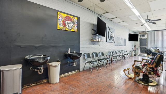 25-35 Walsh Road, Crafton, PA 15205