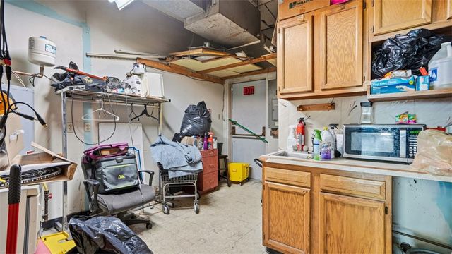 25-35 Walsh Road, Crafton, PA 15205