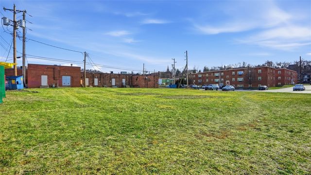 25-35 Walsh Road, Crafton, PA 15205