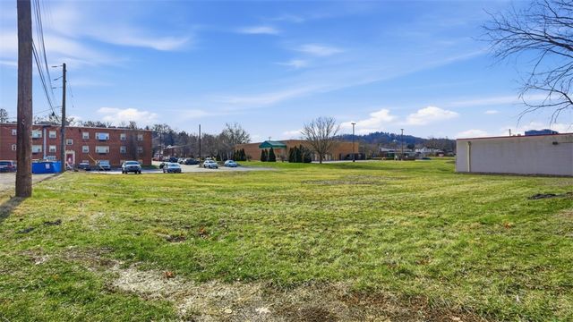 25-35 Walsh Road, Crafton, PA 15205