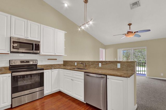 6563 Chasewood Drive F, Jupiter, FL 33458