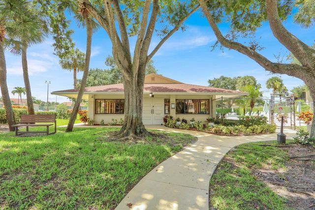 6563 Chasewood Drive F, Jupiter, FL 33458