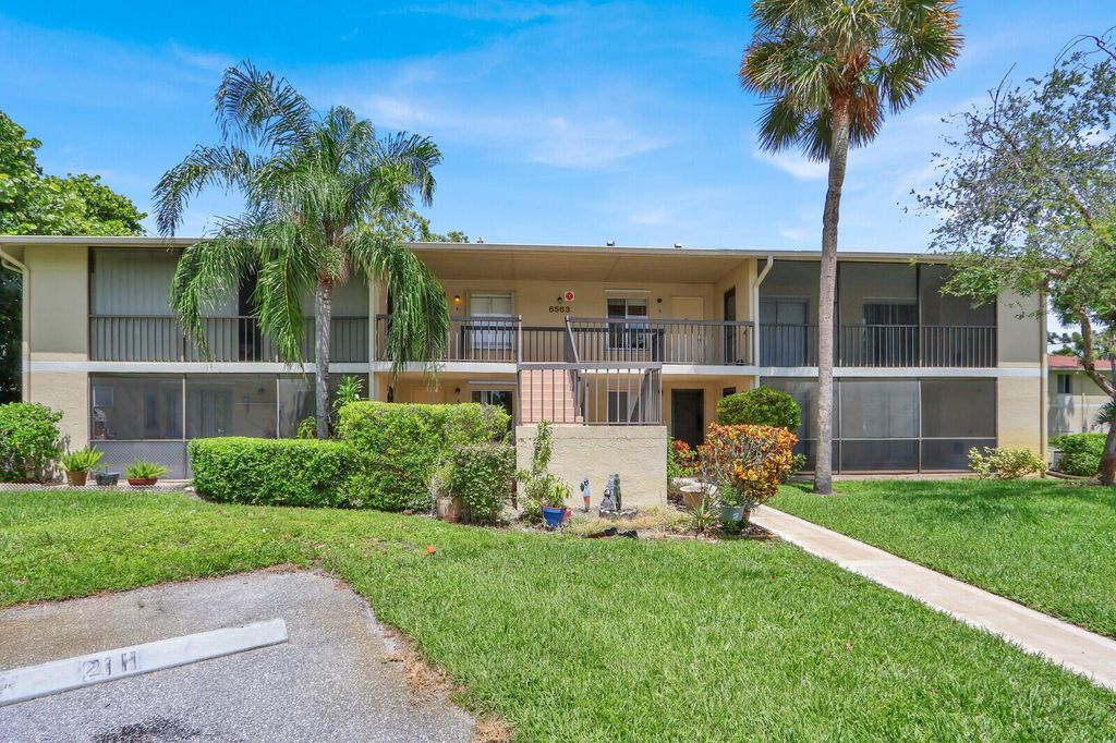 6563 Chasewood Drive F, Jupiter, FL 33458