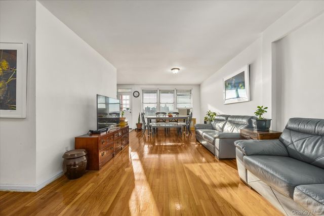 3425 150th Place 6E, Flushing, NY 11354