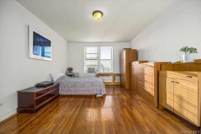 3425 150th Place 6E, Flushing, NY 11354