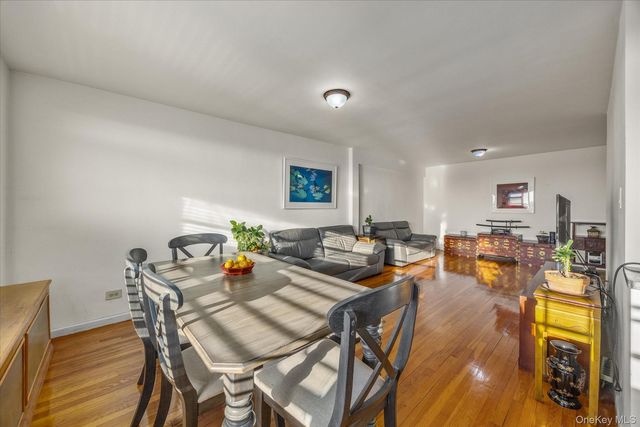 3425 150th Place 6E, Flushing, NY 11354