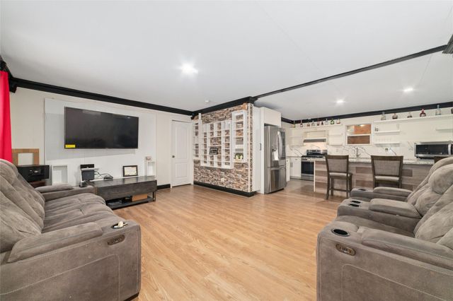 317 Road 5814, Cleveland, TX 77327