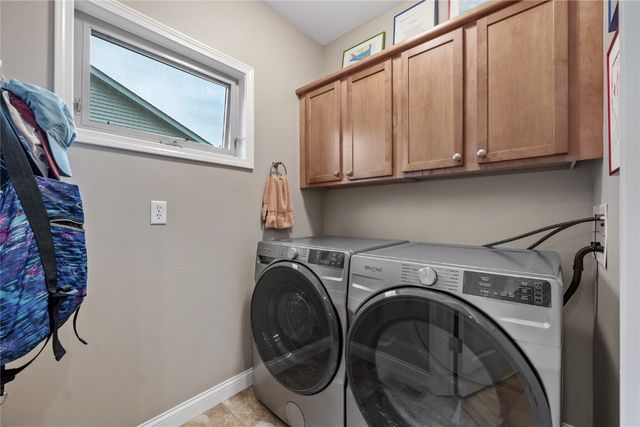 2244 Jessica Ln, Coralville, IA 52241