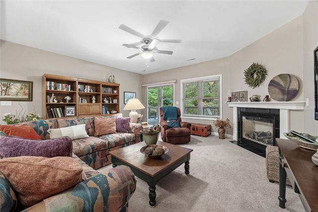 2244 Jessica Ln, Coralville, IA 52241