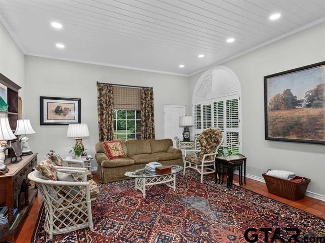 708 Richardson Lane, Henderson, TX 75654