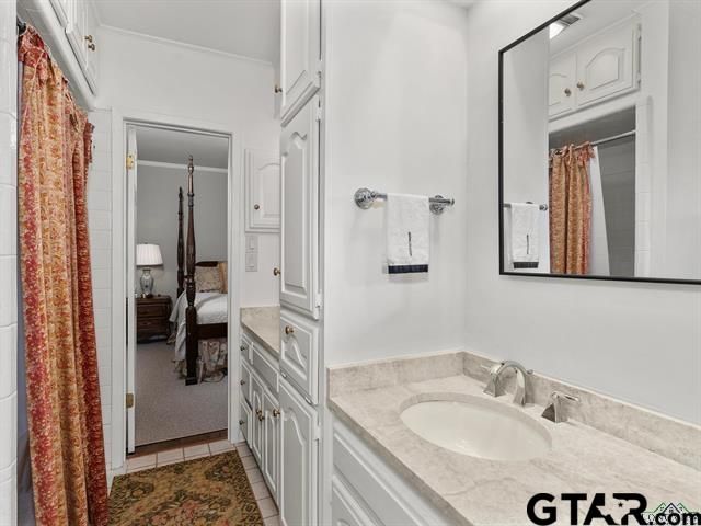 708 Richardson Lane, Henderson, TX 75654