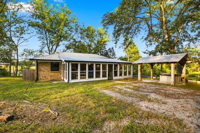 1444 Highway 52, E, Portland, TN 37148