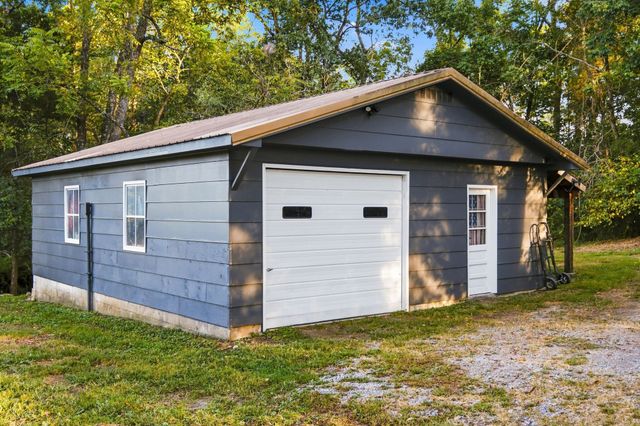 1444 Highway 52, E, Portland, TN 37148
