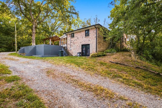 1444 Highway 52, E, Portland, TN 37148