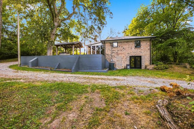 1444 Highway 52, E, Portland, TN 37148