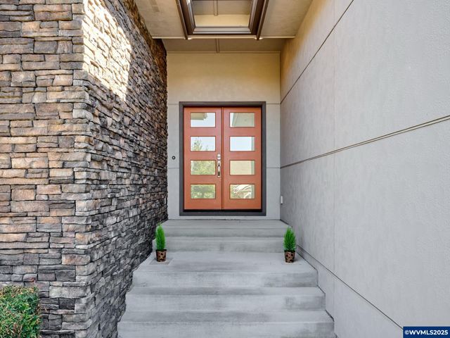 500 Yapa Dr, Silverton, OR 97381