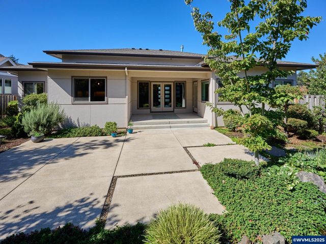 500 Yapa Dr, Silverton, OR 97381