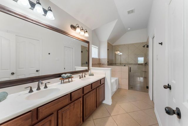 1719 Summergate Drive, Conroe, TX 77304