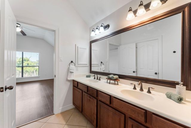 1719 Summergate Drive, Conroe, TX 77304