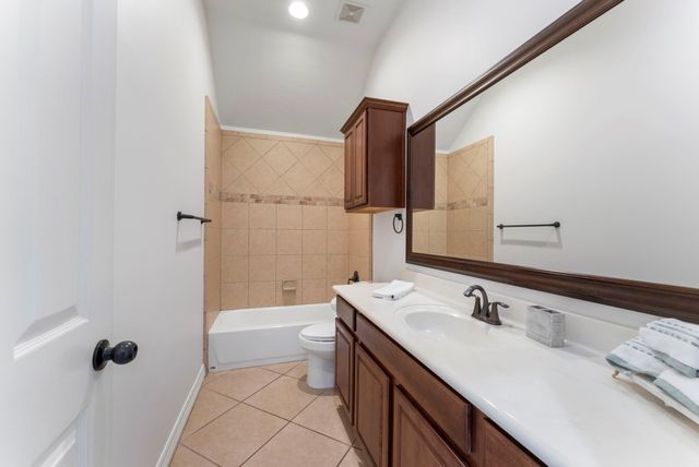 1719 Summergate Drive, Conroe, TX 77304