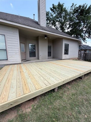 1719 Summergate Drive, Conroe, TX 77304