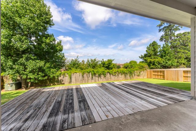 1719 Summergate Drive, Conroe, TX 77304