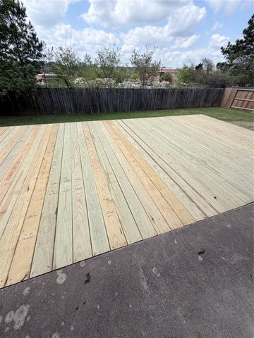 1719 Summergate Drive, Conroe, TX 77304