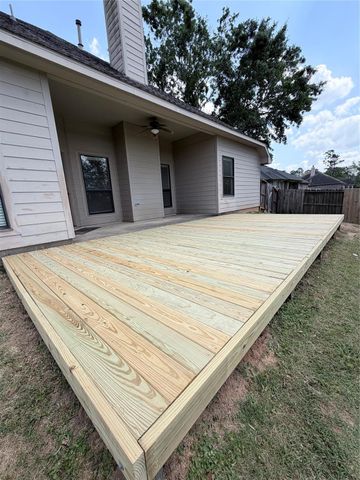 1719 Summergate Drive, Conroe, TX 77304