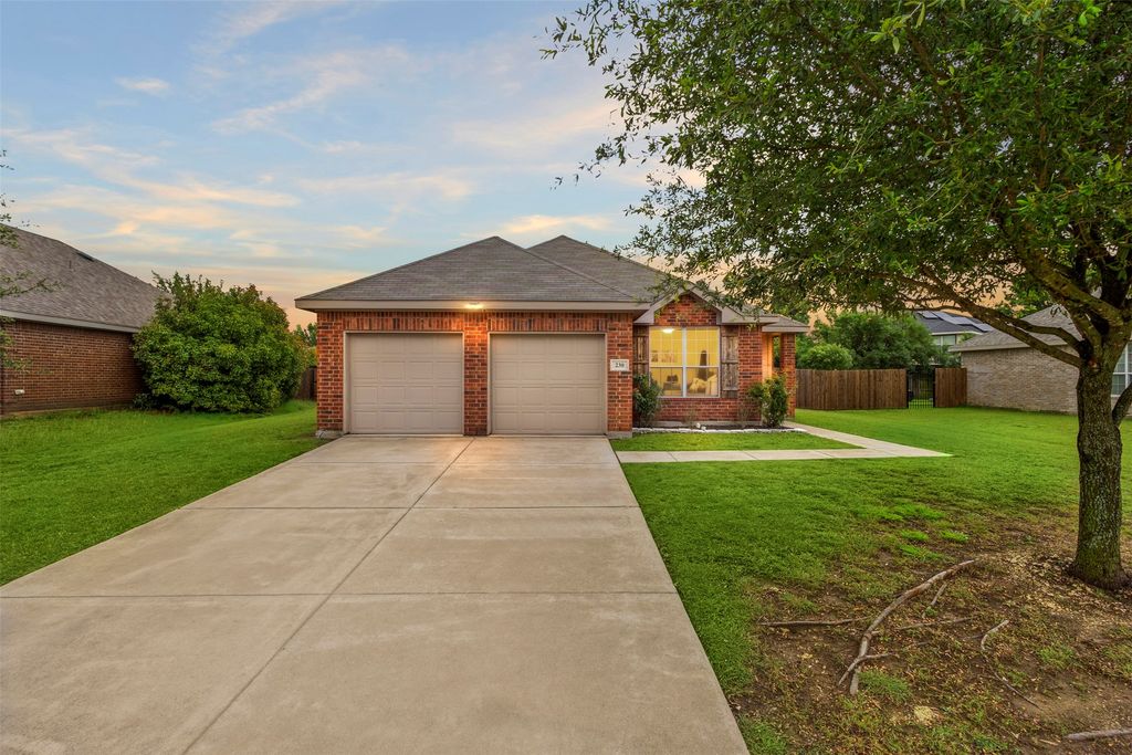 230 Colt Drive, Waxahachie, TX 75165