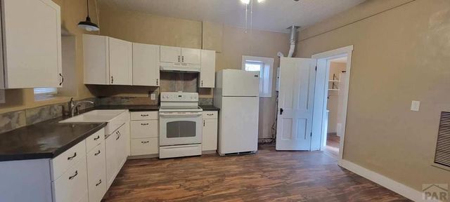 209 E 9th St, Walsenburg, CO 81089