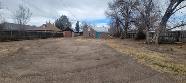 209 E 9th St, Walsenburg, CO 81089