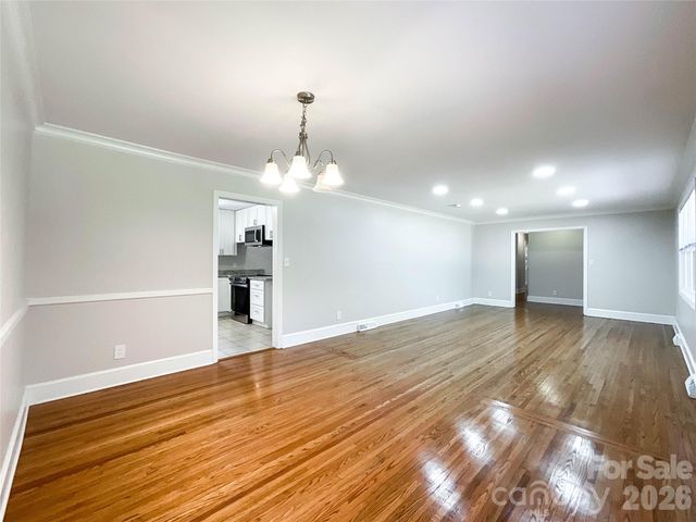 6728 Lakeside Drive, Charlotte, NC 28215