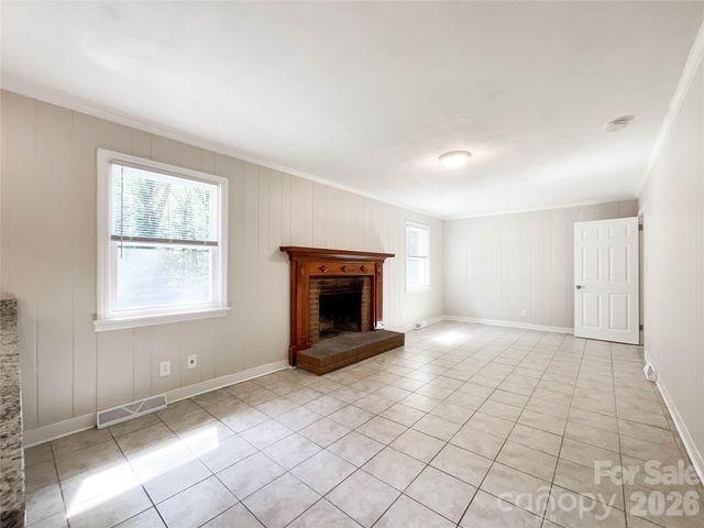 6728 Lakeside Drive, Charlotte, NC 28215