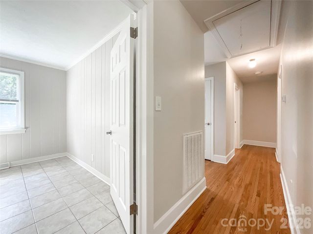 6728 Lakeside Drive, Charlotte, NC 28215
