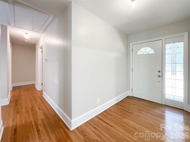 6728 Lakeside Drive, Charlotte, NC 28215