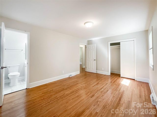 6728 Lakeside Drive, Charlotte, NC 28215