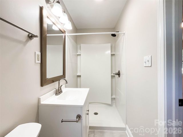 6728 Lakeside Drive, Charlotte, NC 28215