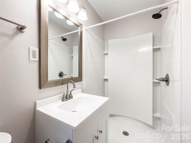 6728 Lakeside Drive, Charlotte, NC 28215