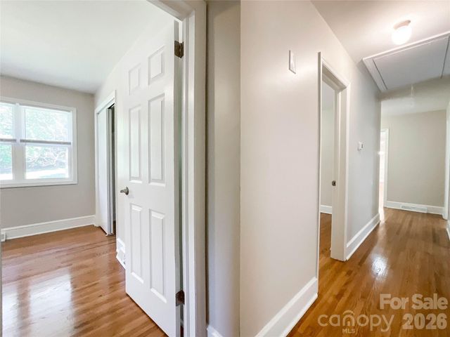6728 Lakeside Drive, Charlotte, NC 28215