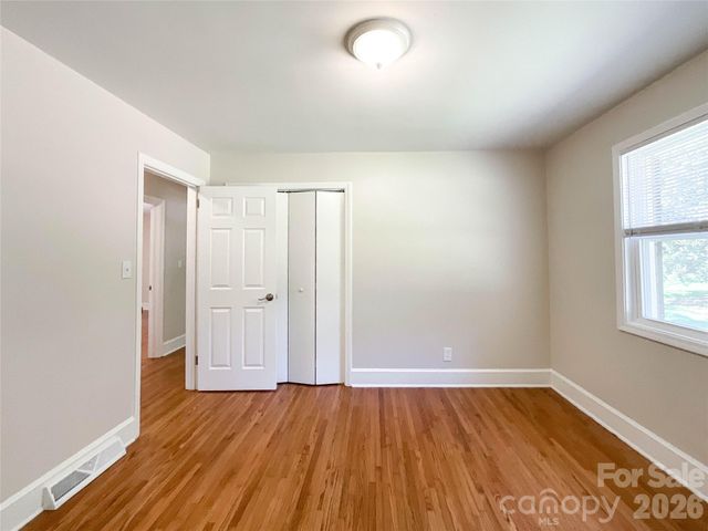 6728 Lakeside Drive, Charlotte, NC 28215