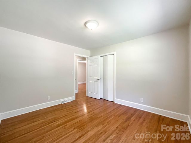 6728 Lakeside Drive, Charlotte, NC 28215