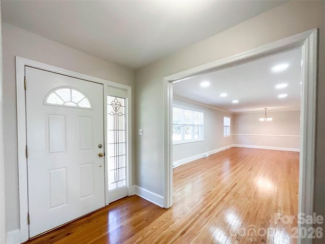 6728 Lakeside Drive, Charlotte, NC 28215