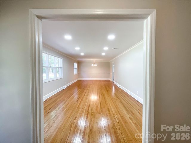 6728 Lakeside Drive, Charlotte, NC 28215