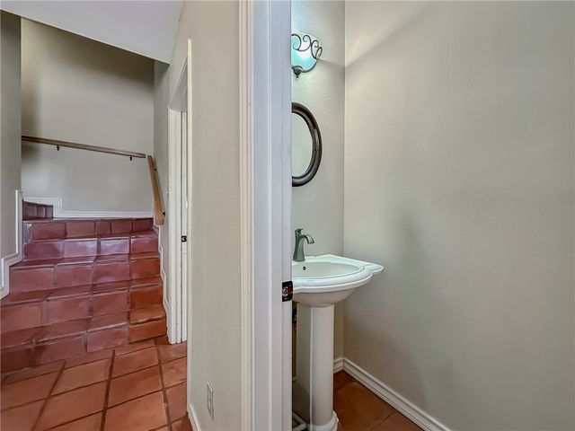 2204 Angel Ct, Corpus Christi, TX 78415