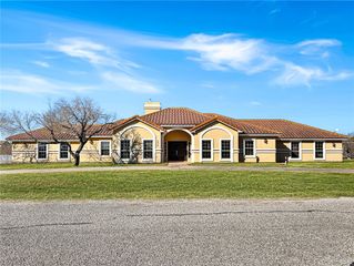 2204 Angel Ct, Corpus Christi, TX 78415