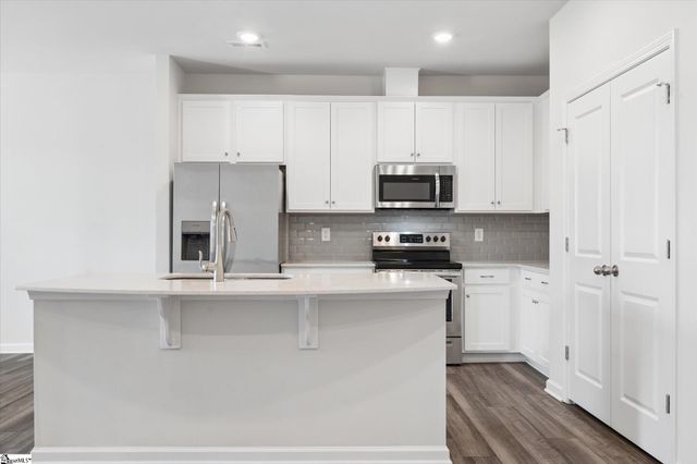 293 E Compass Way, Easley, SC 29640
