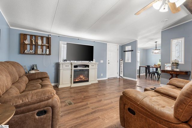 6 Homeplace Court, Simpsonville, SC 29680