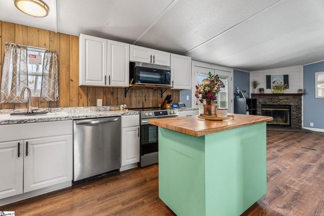 6 Homeplace Court, Simpsonville, SC 29680