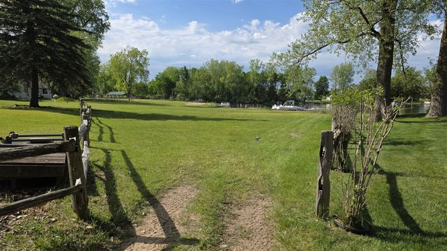 1015 Pequena Drive, Lake Isabella, MI 48893