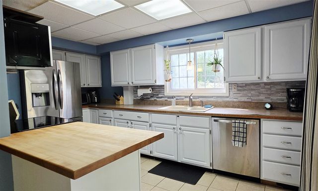 1015 Pequena Drive, Lake Isabella, MI 48893